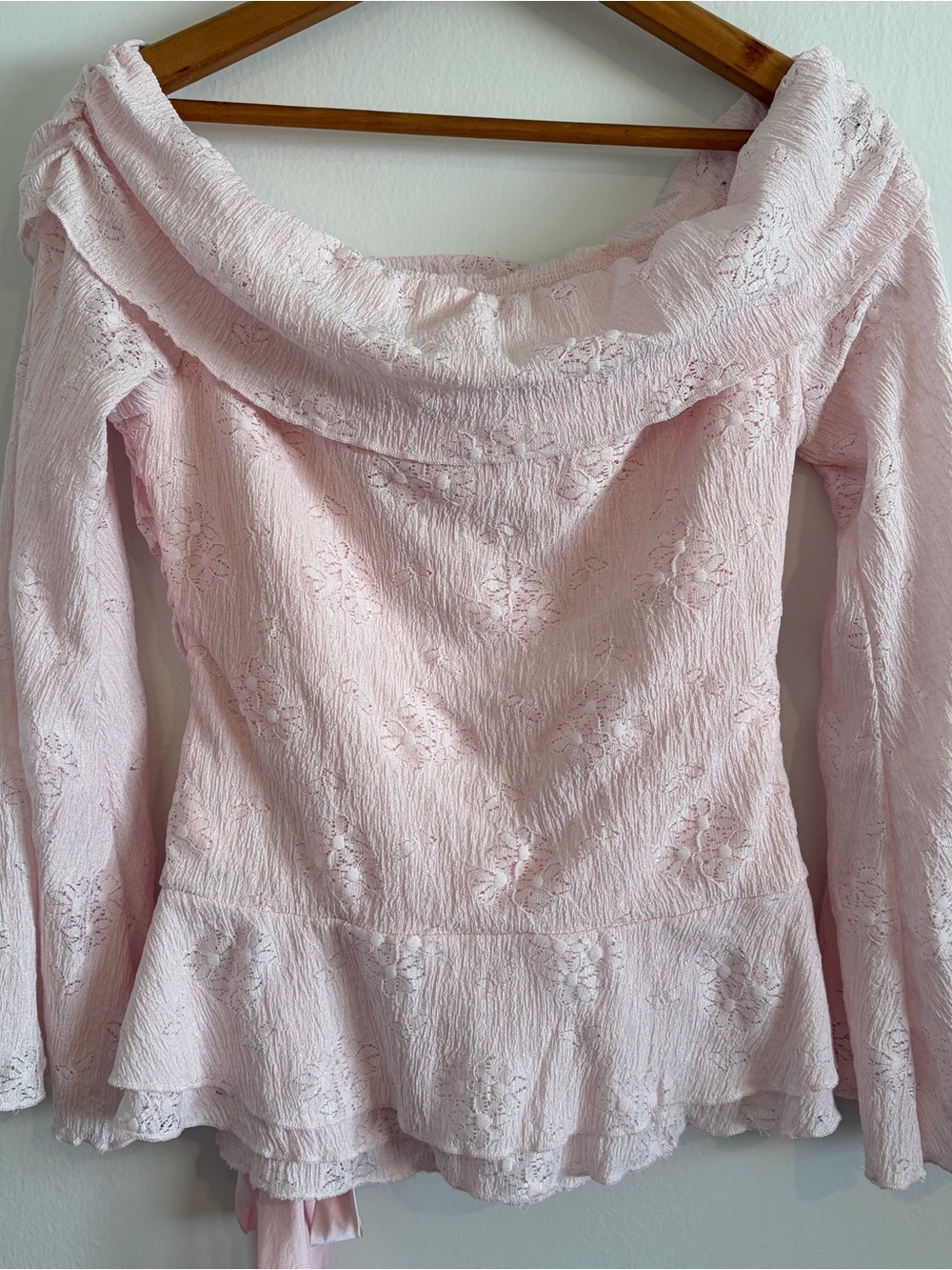 Cider Light Pink Off-Shoulder Daisy Lace Blouse - Picture 5 of 8